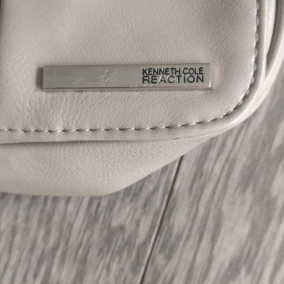 Mini bag by Kenneth Cole reaction 🌼 - Picture 5 of 8